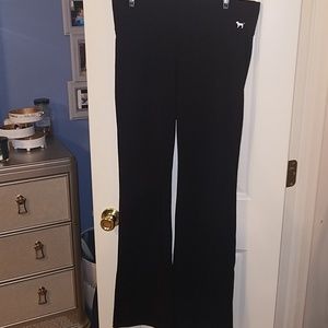 Victoria's Secret PINK leggings.